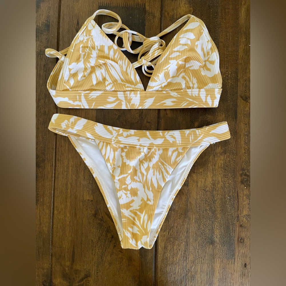 Zulu & Zephyr never worn